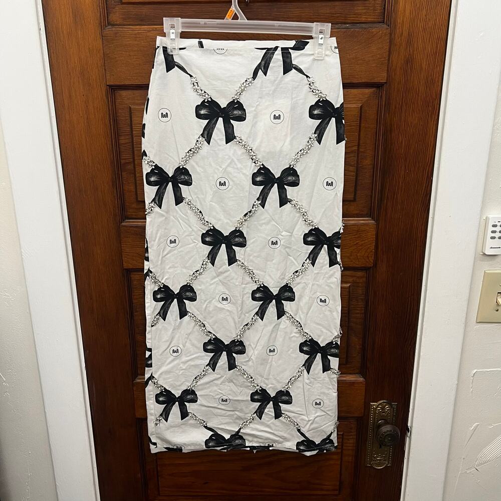 Milkwhite Pencil Shirt White Black Crystal Embellished sz XS NWT's $280 Women's
